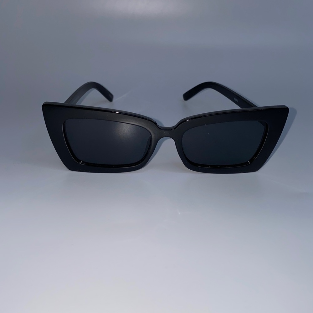 ‼️🔥 Last Pair New Cat Eye Frames- Black